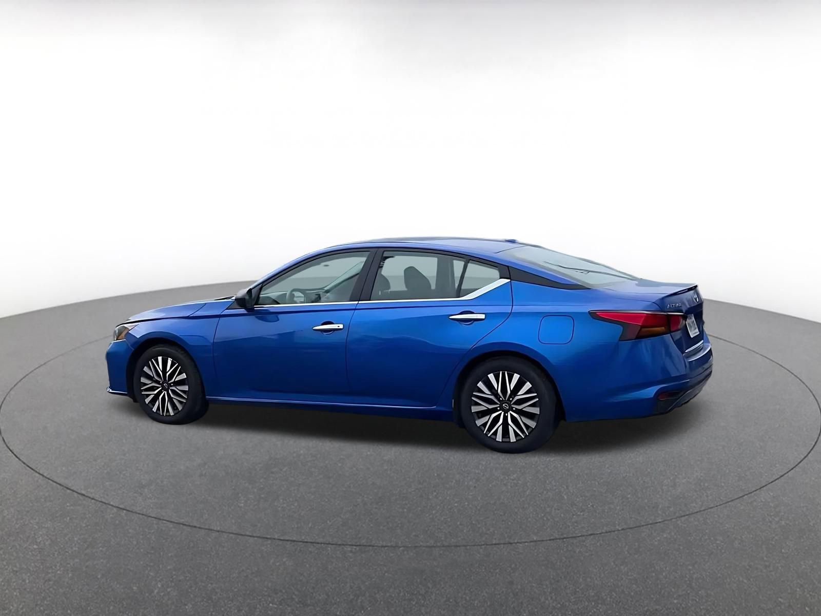 Thumbnail: 2025 Nissan Altima - 10