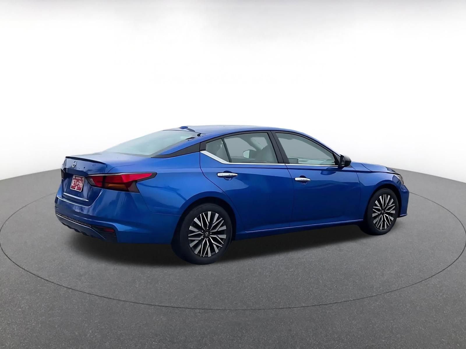 Thumbnail: 2025 Nissan Altima - 14