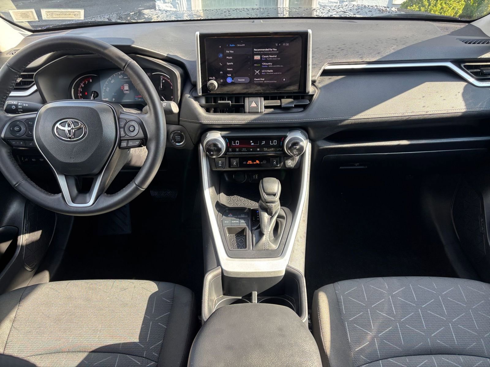 Thumbnail: 2025 Toyota RAV4 - 30