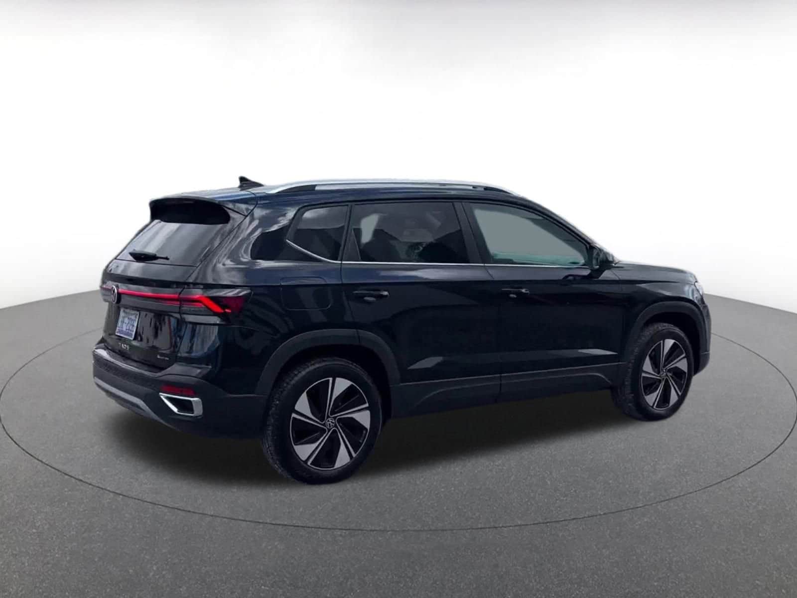 Thumbnail: 2025 Volkswagen Taos - 15