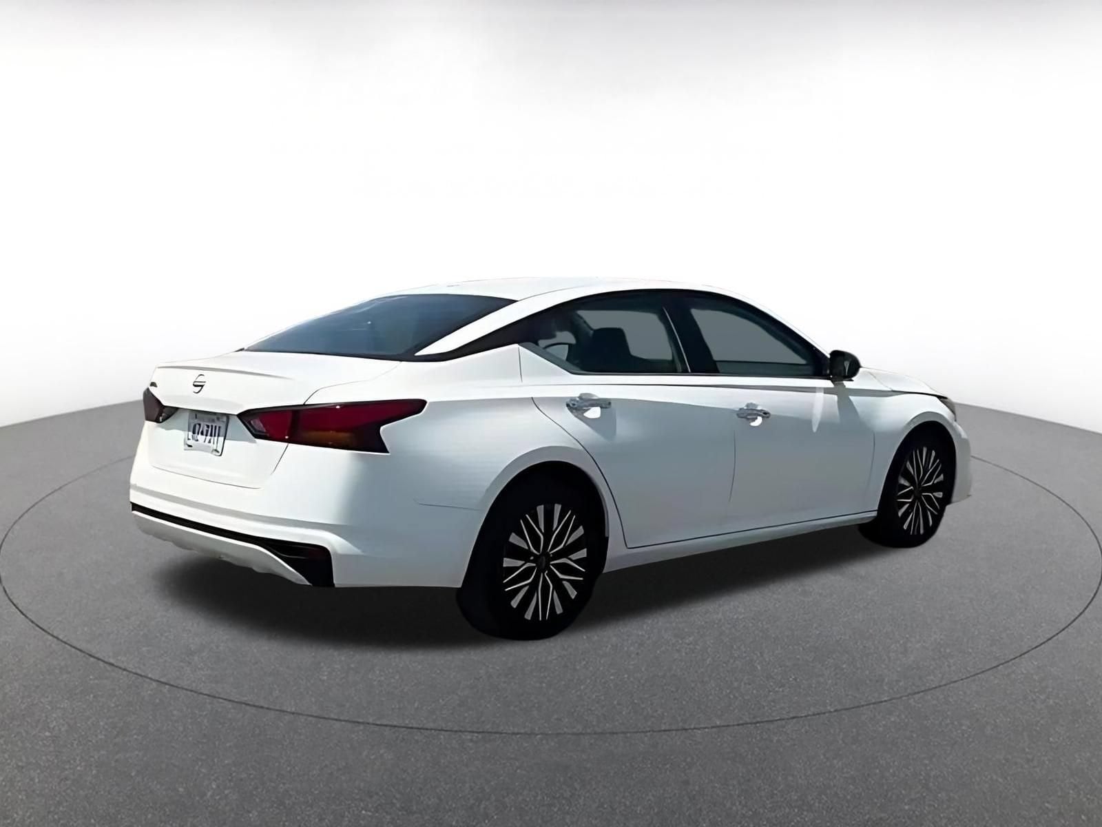 Thumbnail: 2025 Nissan Altima - 11