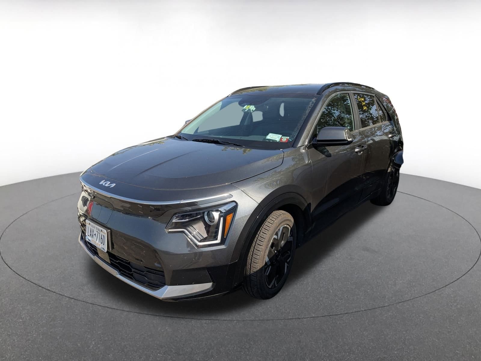 Thumbnail: 2023 Kia Niro - 3