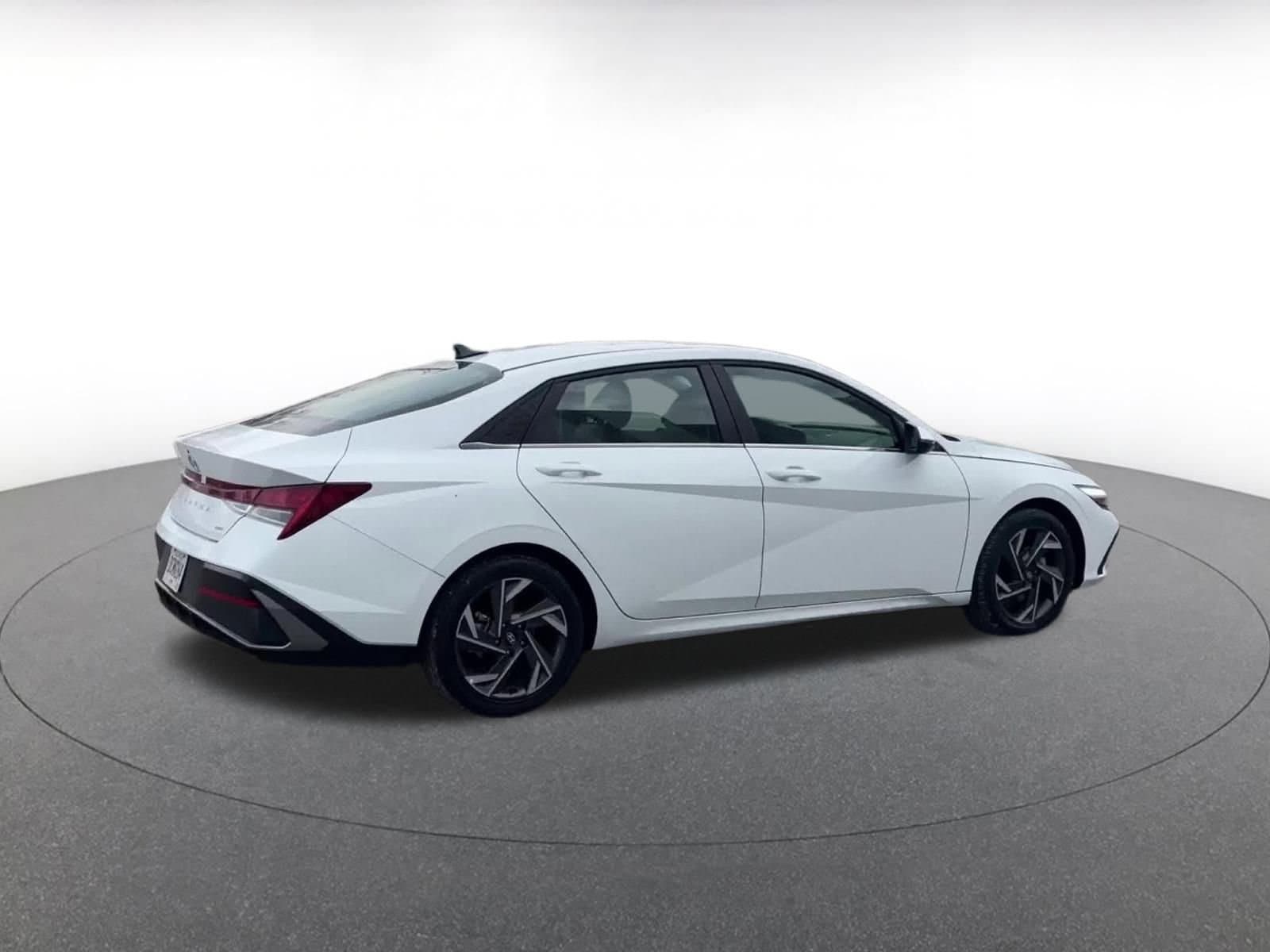 Thumbnail: 2025 Hyundai Elantra - 15