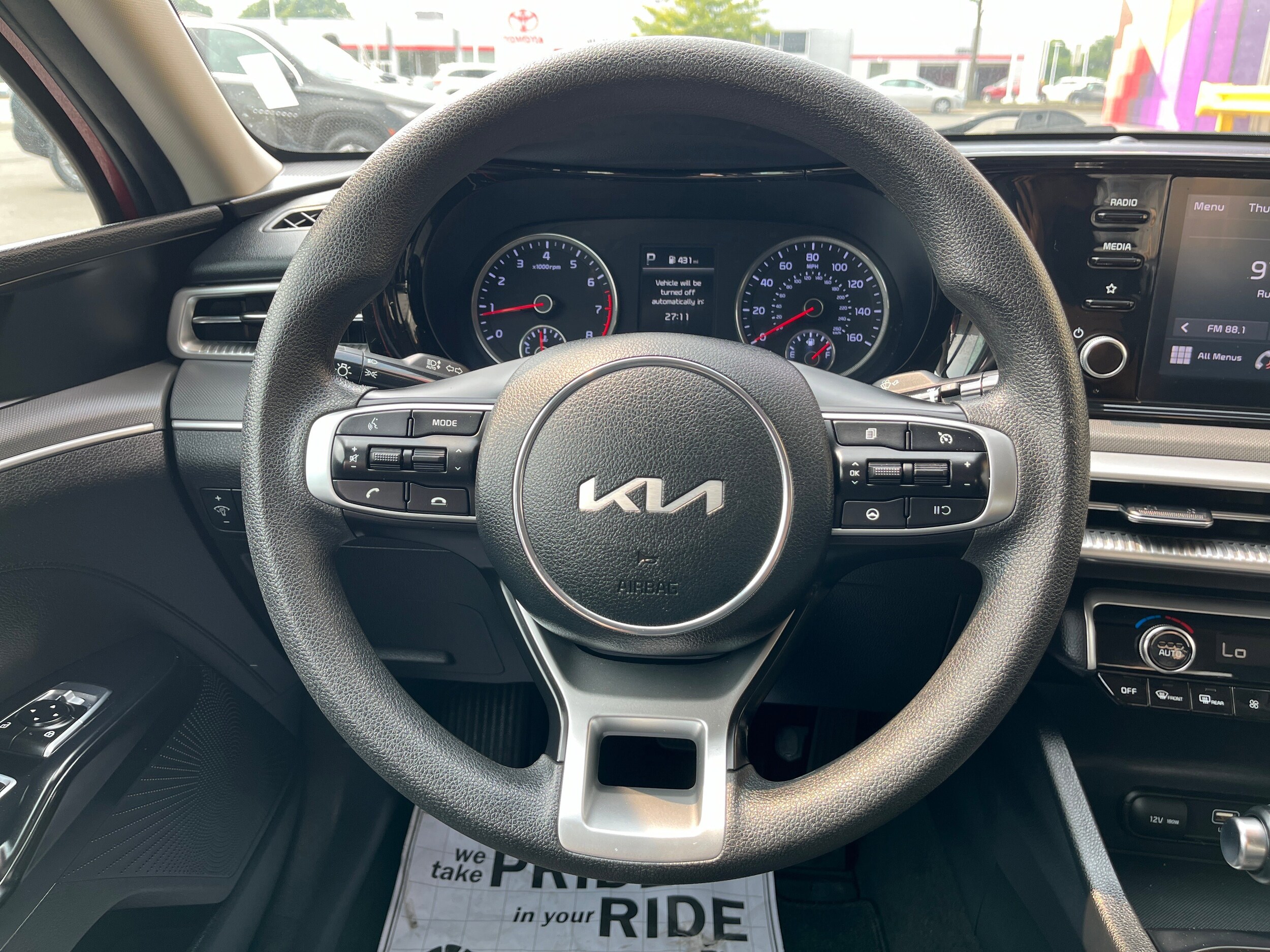 2022 Kia K5 LXS 28