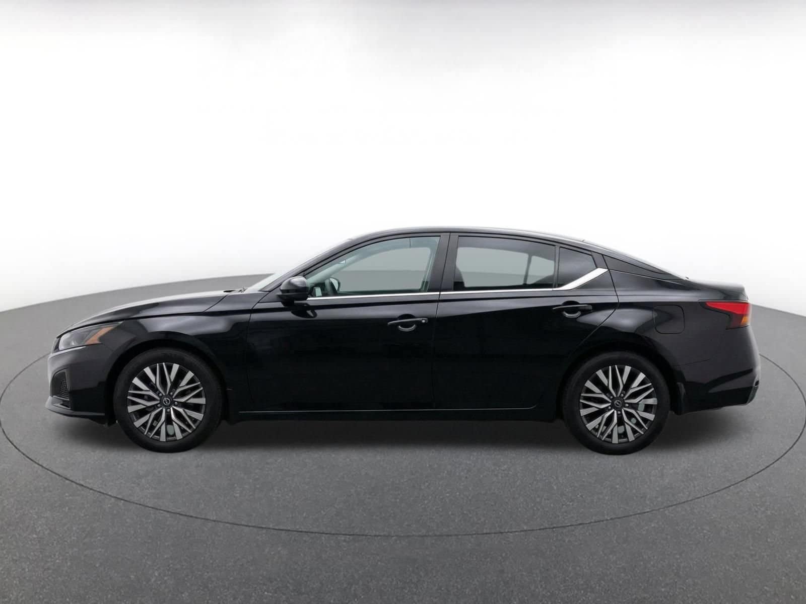 Thumbnail: 2025 Nissan Altima - 4