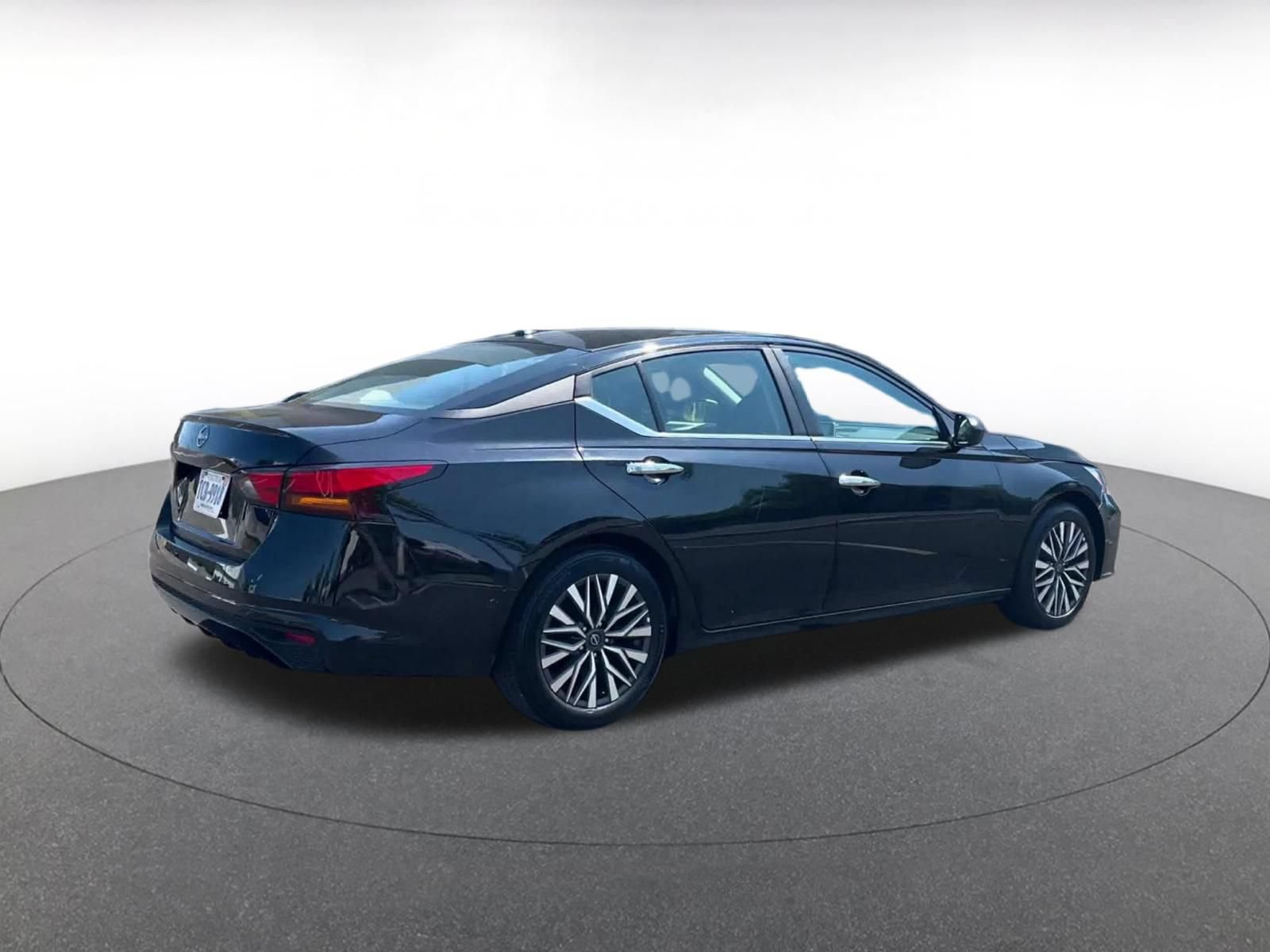 Thumbnail: 2025 Nissan Altima - 14