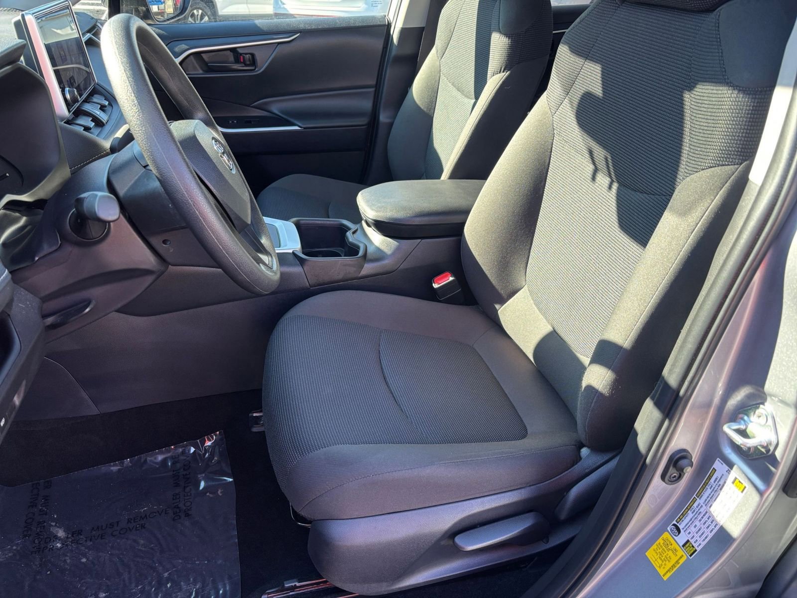 Thumbnail: 2025 Toyota RAV4 - 32