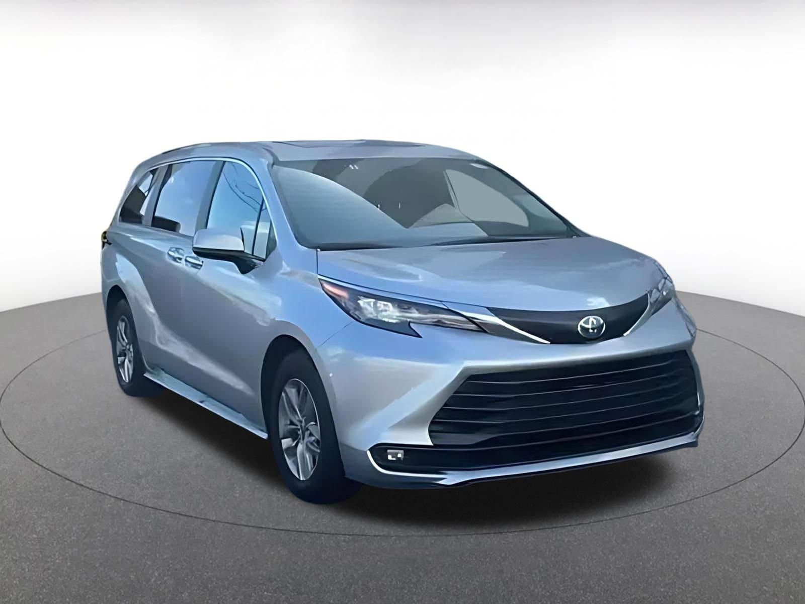 Thumbnail: 2025 Toyota Sienna - 2