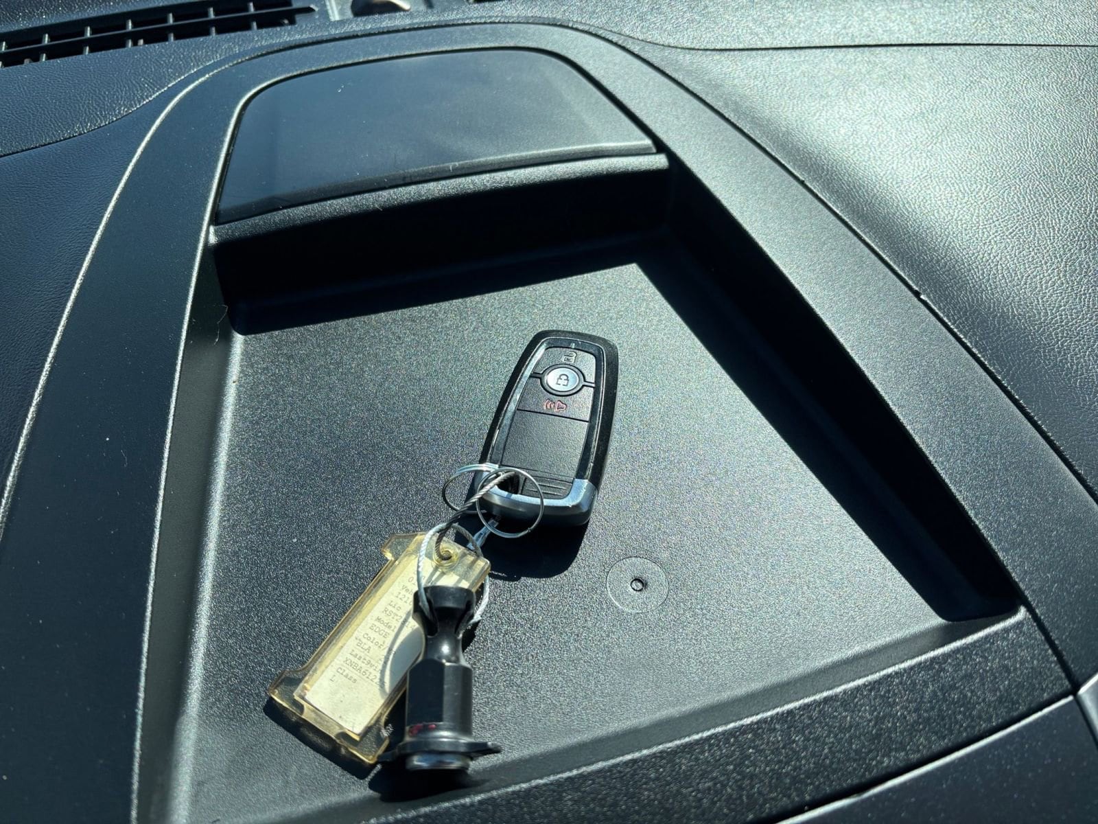 Thumbnail: 2022 Ford Edge - 21