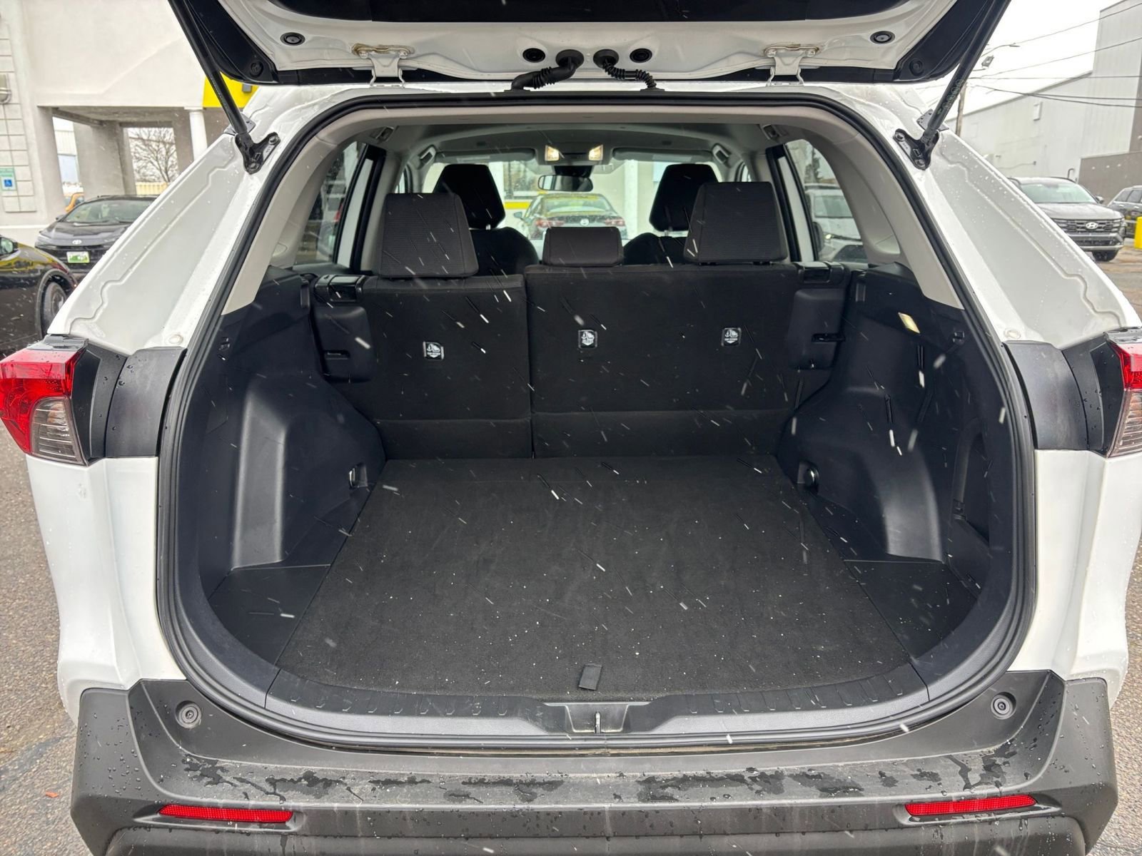 Thumbnail: 2025 Toyota RAV4 - 24