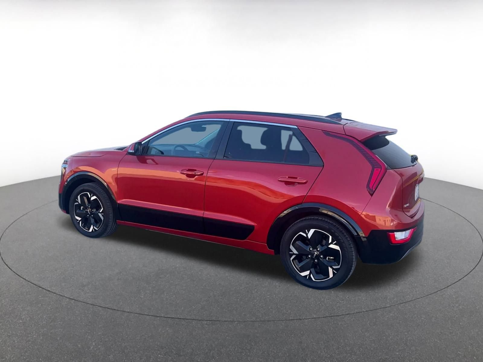 Thumbnail: 2023 Kia Niro - 10