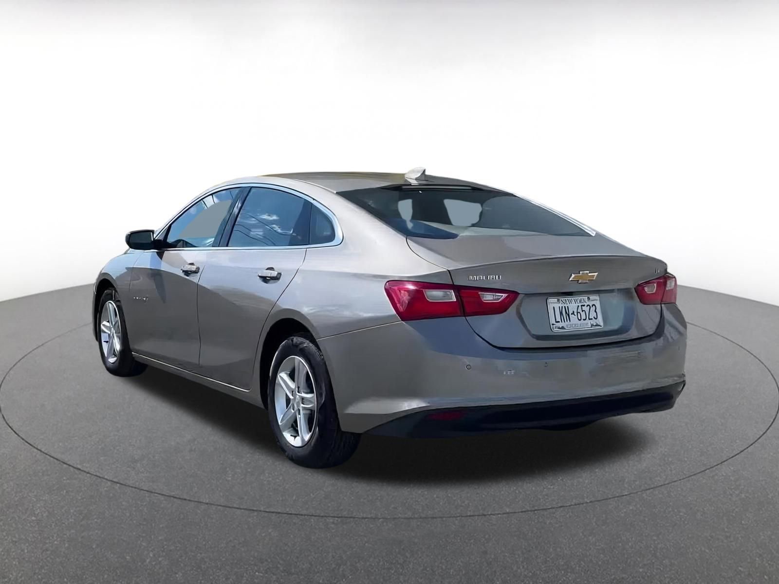Thumbnail: 2024 Chevrolet Malibu - 11