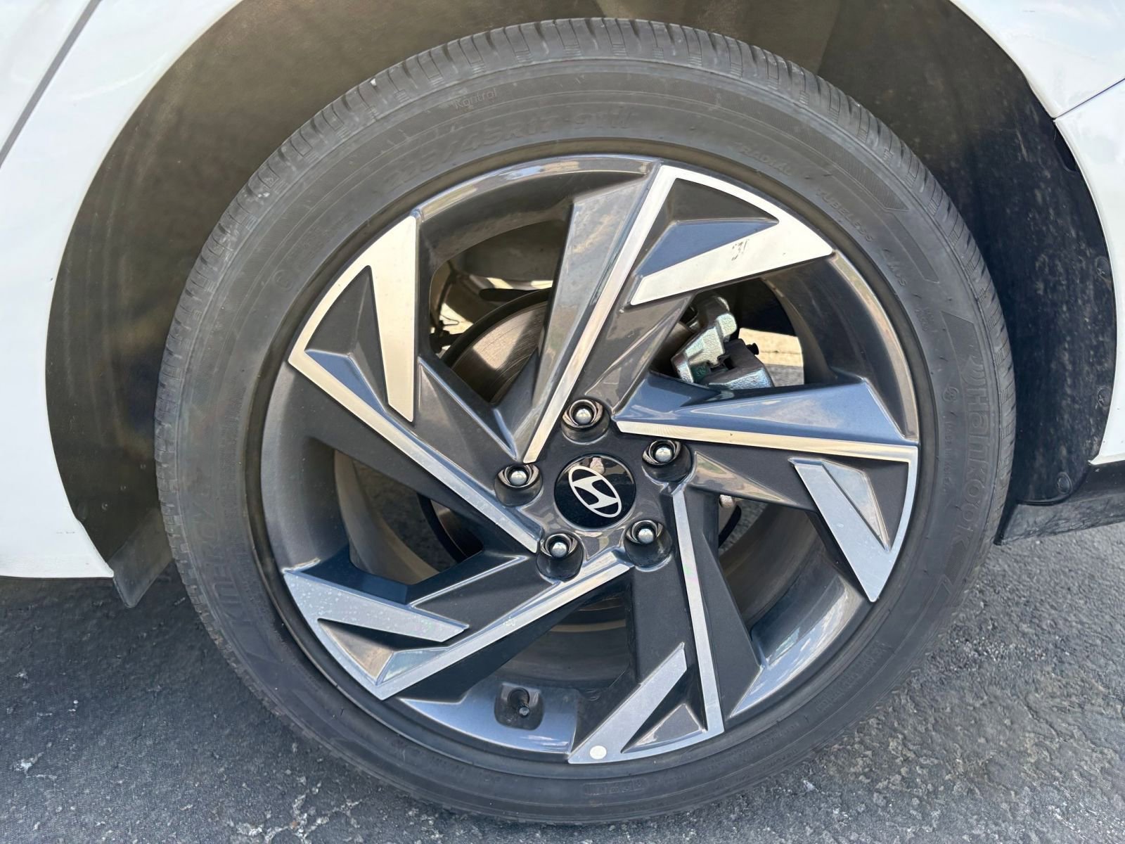 Thumbnail: 2025 Hyundai Elantra - 31