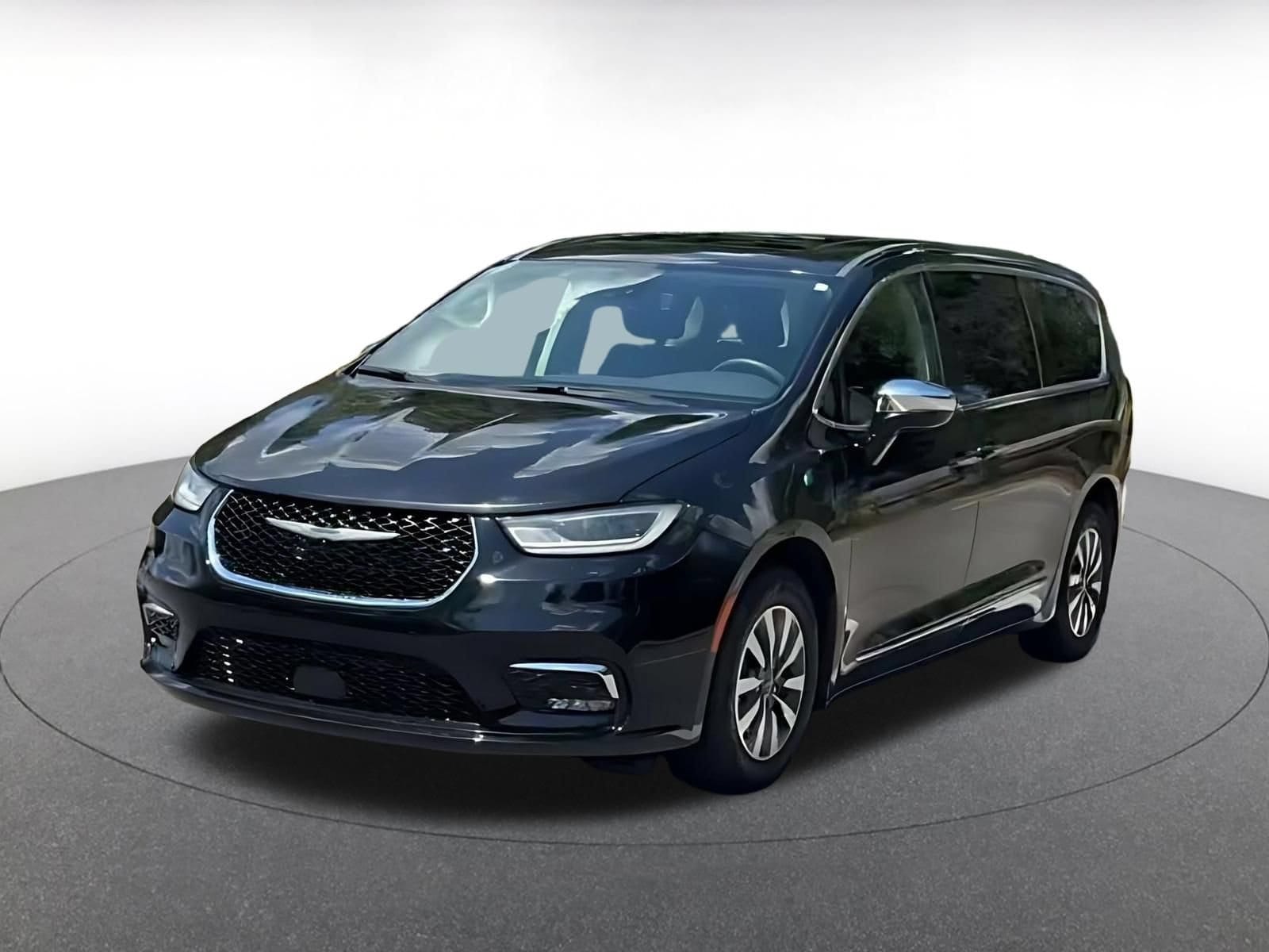 Thumbnail: 2023 Chrysler Pacifica - 6