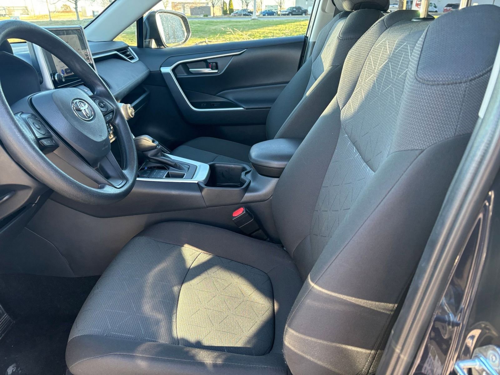 Thumbnail: 2025 Toyota RAV4 - 28