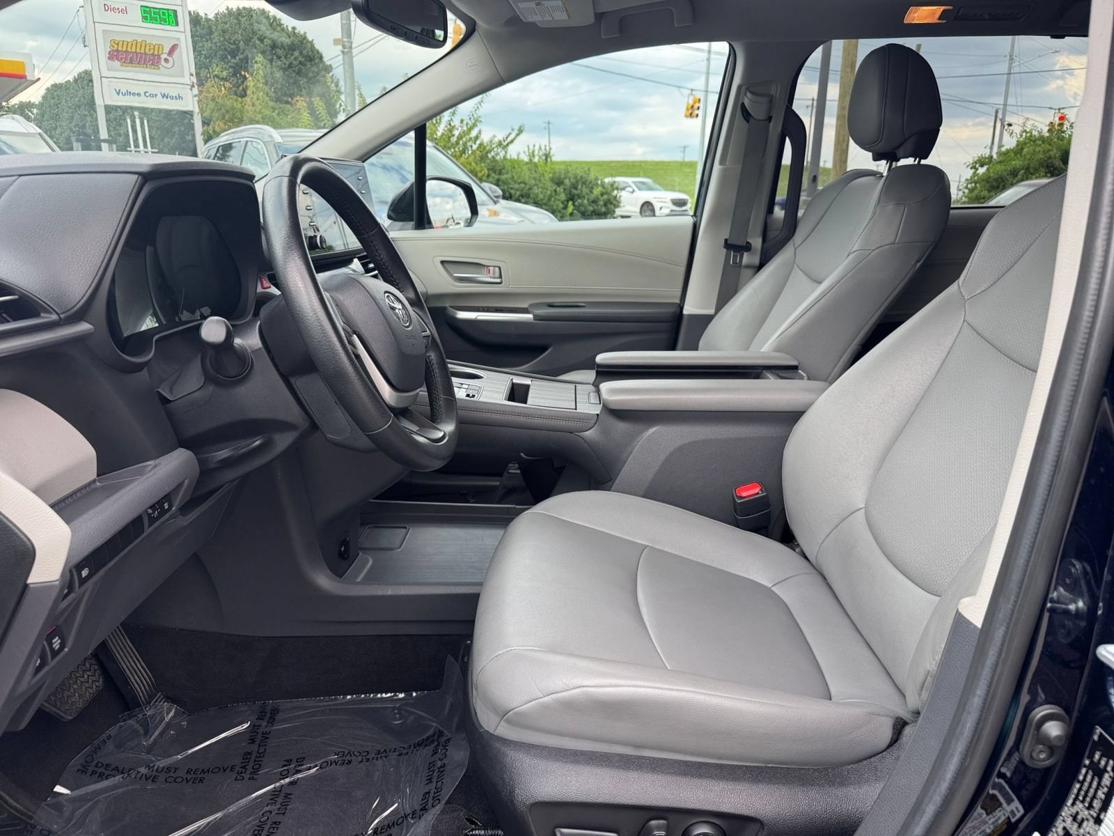 Thumbnail: 2024 Toyota Sienna - 23