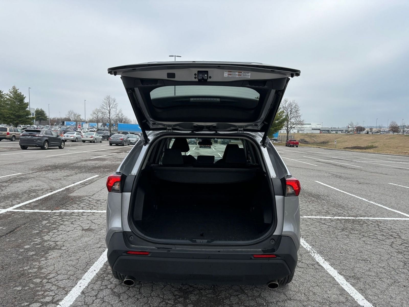 Thumbnail: 2025 Toyota RAV4 - 33