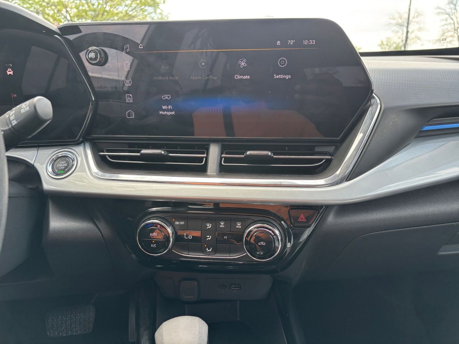 Thumbnail: 2025 Chevrolet Trax - 17