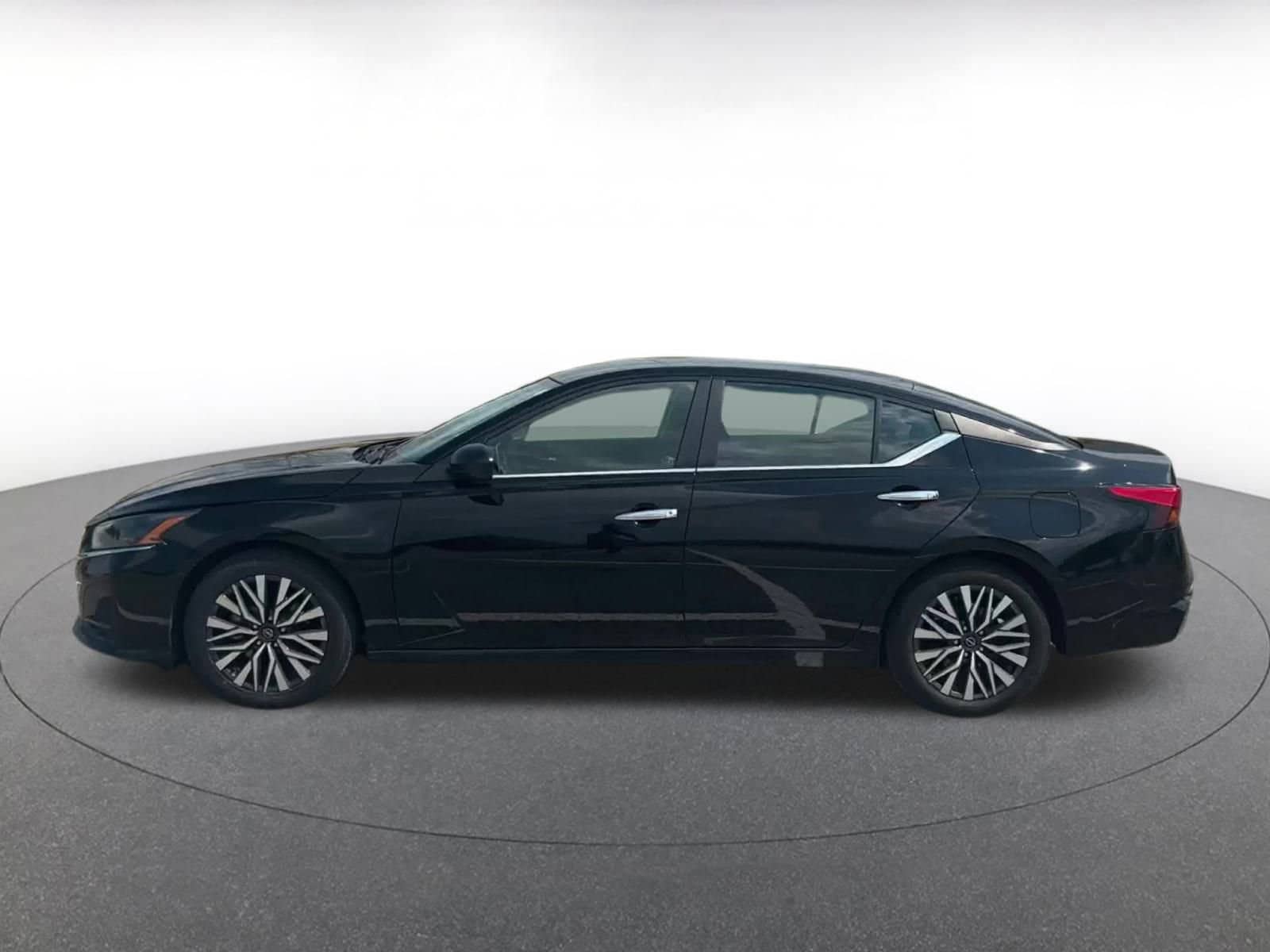 Thumbnail: 2024 Nissan Altima - 8