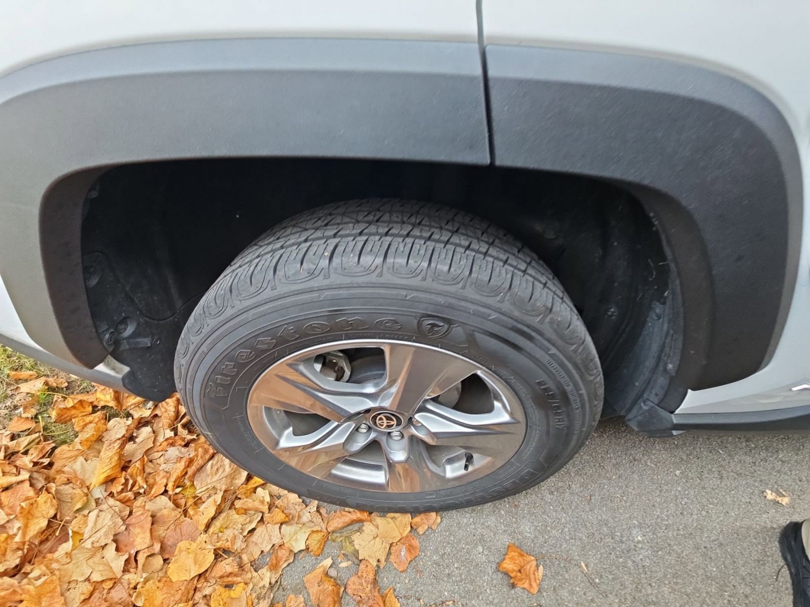 Thumbnail: 2025 Toyota RAV4 - 9