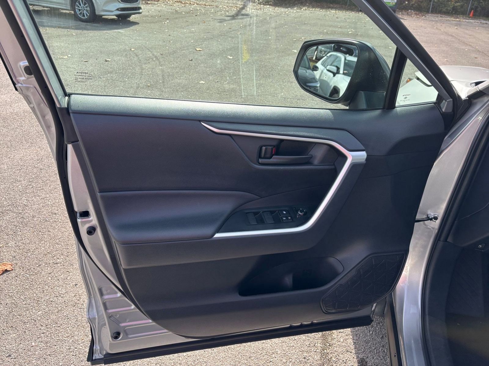 Thumbnail: 2025 Toyota RAV4 - 20