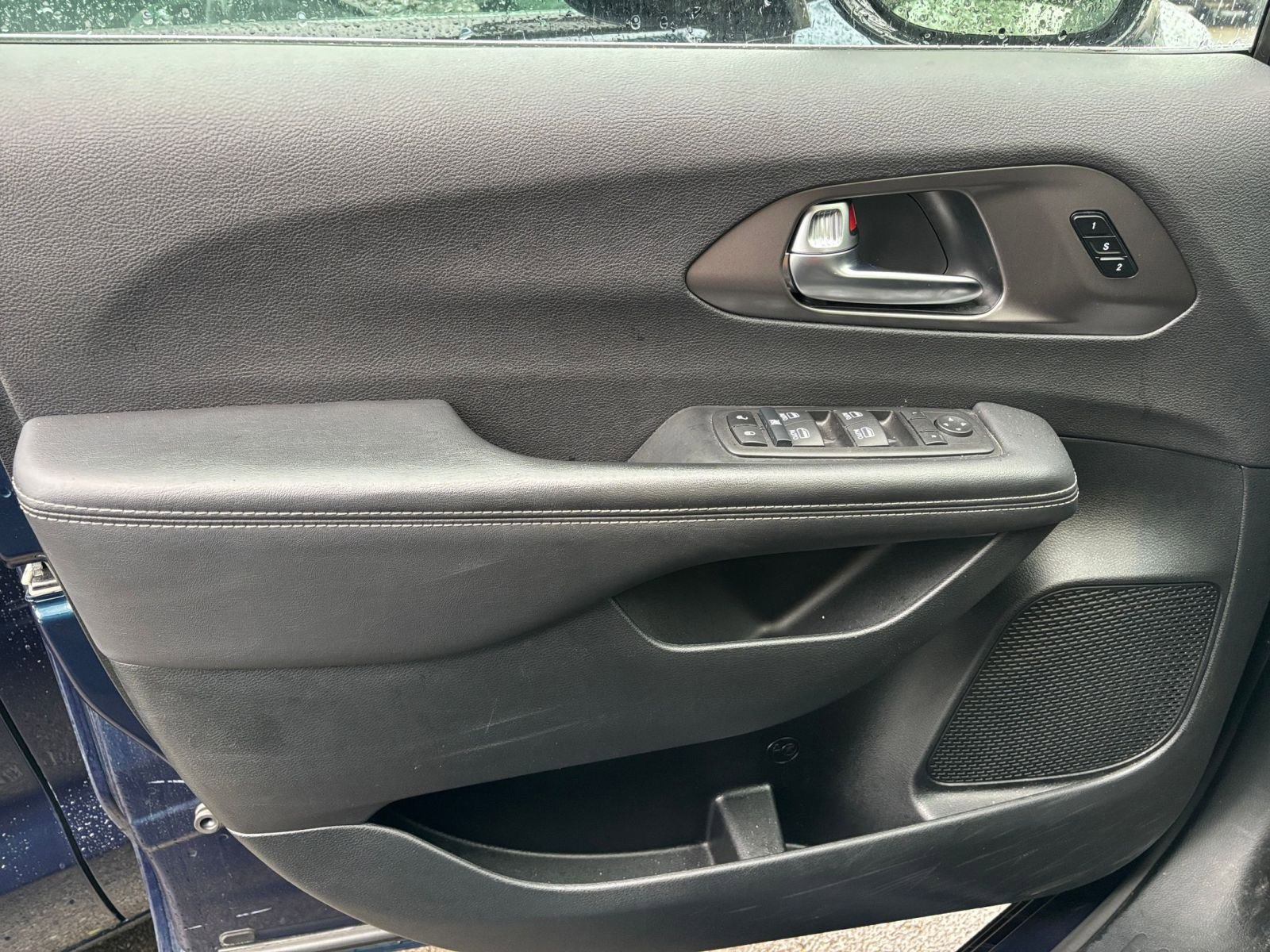 Thumbnail: 2025 Chrysler Pacifica - 18