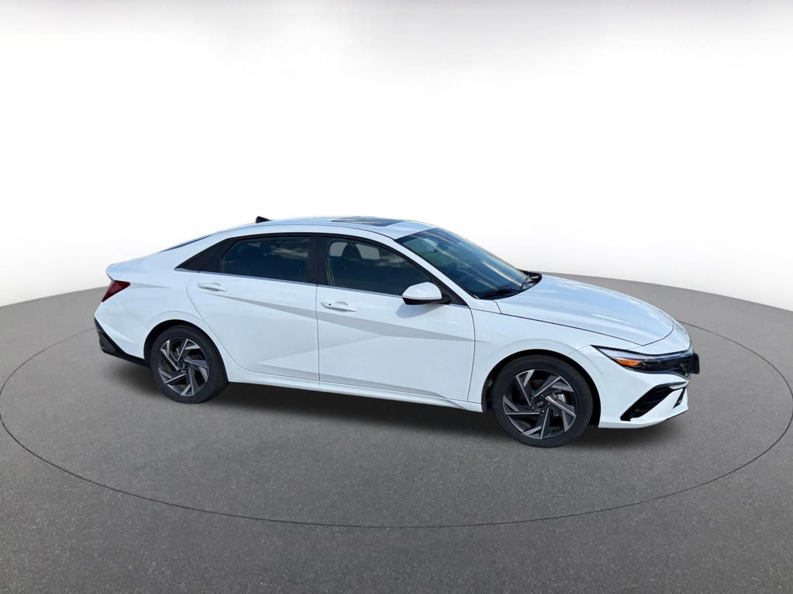 Thumbnail: 2025 Hyundai Elantra - 1