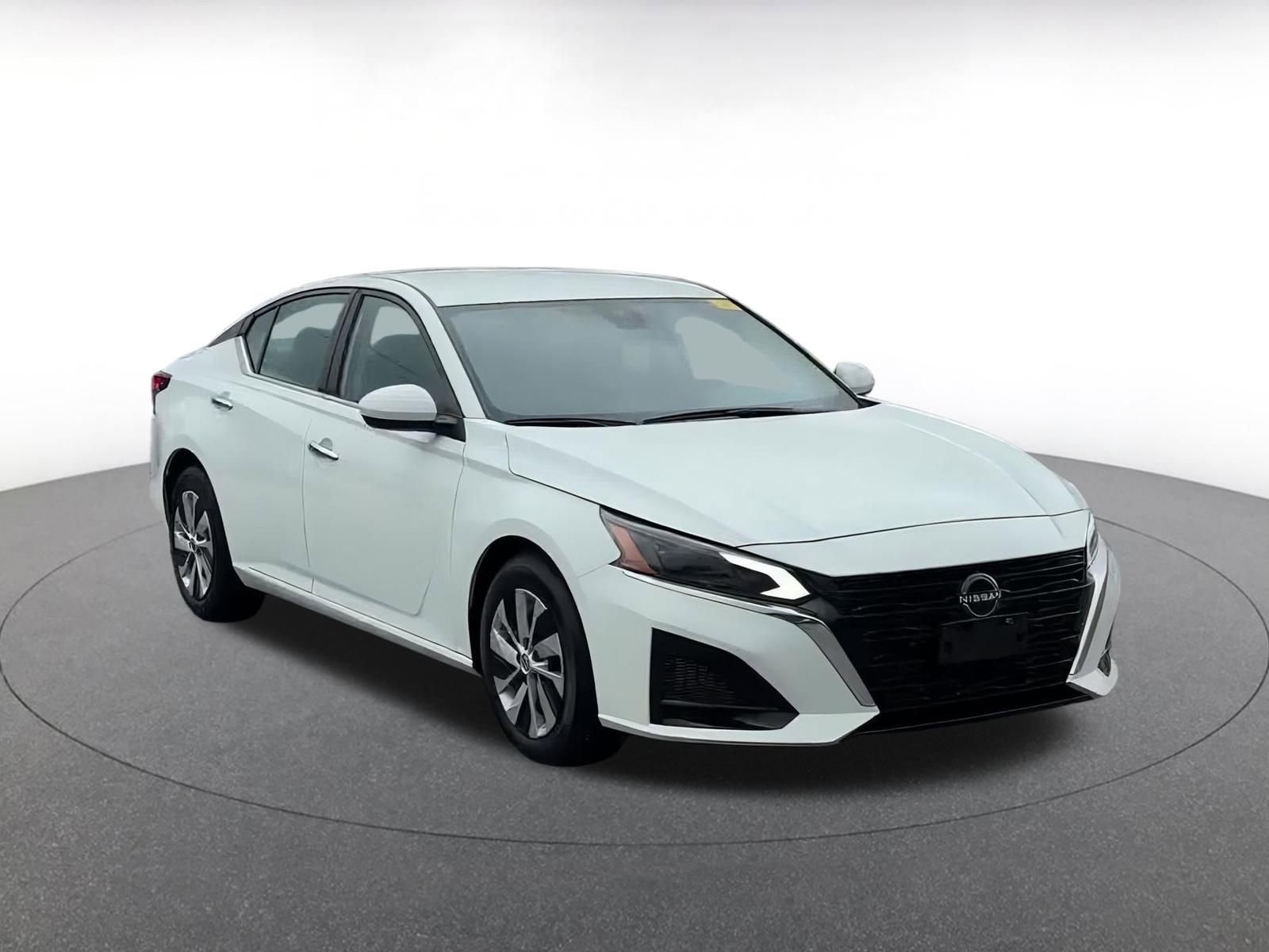 Thumbnail: 2023 Nissan Altima - 3