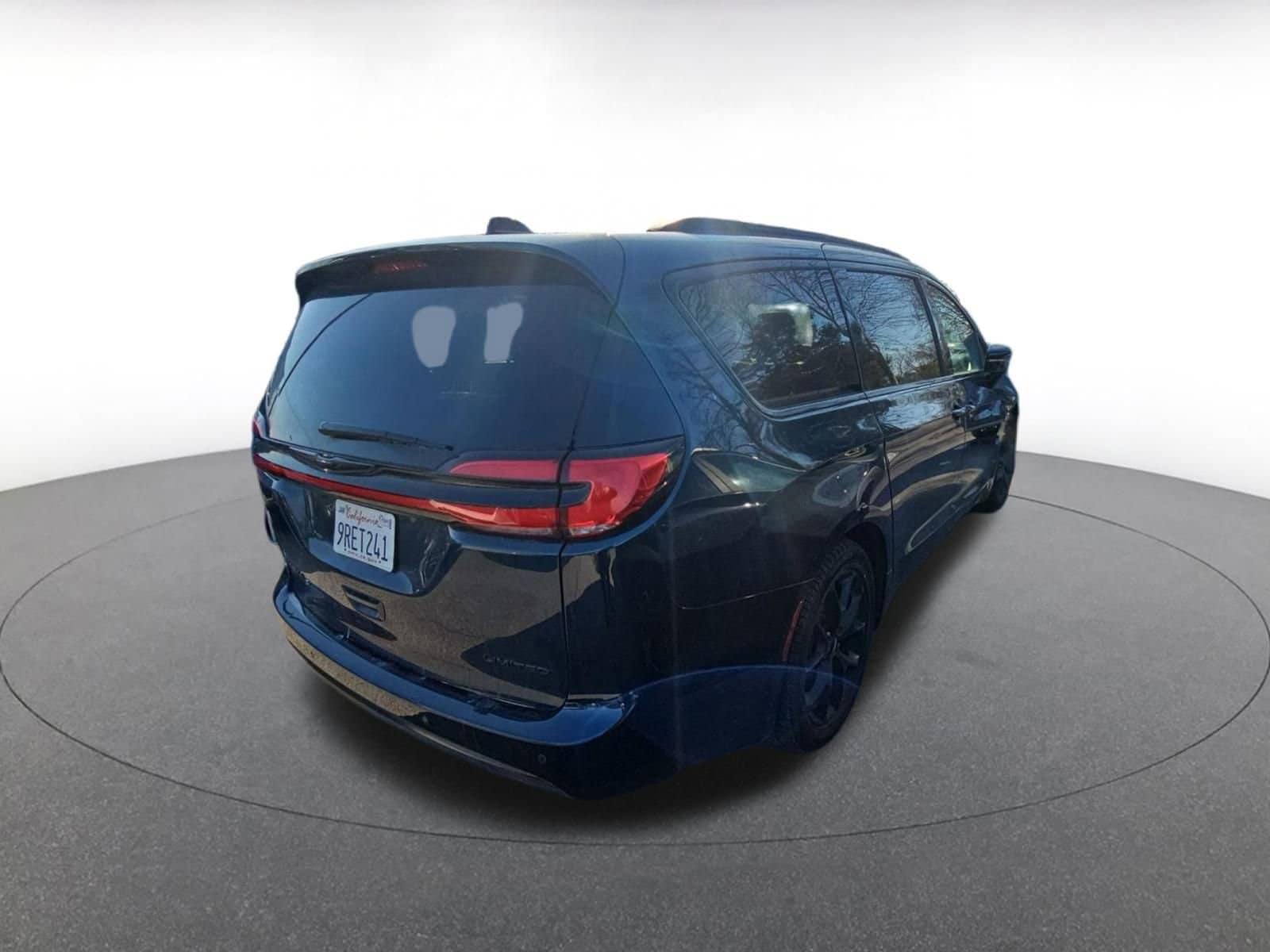 Thumbnail: 2025 Chrysler Pacifica - 6