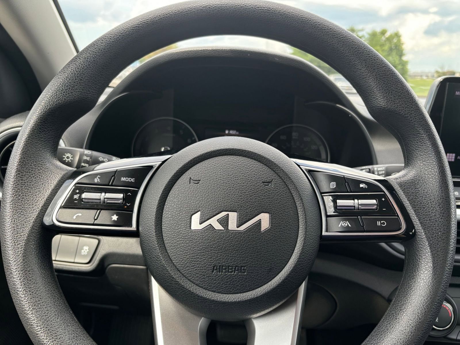 Thumbnail: 2024 Kia Forte - 28
