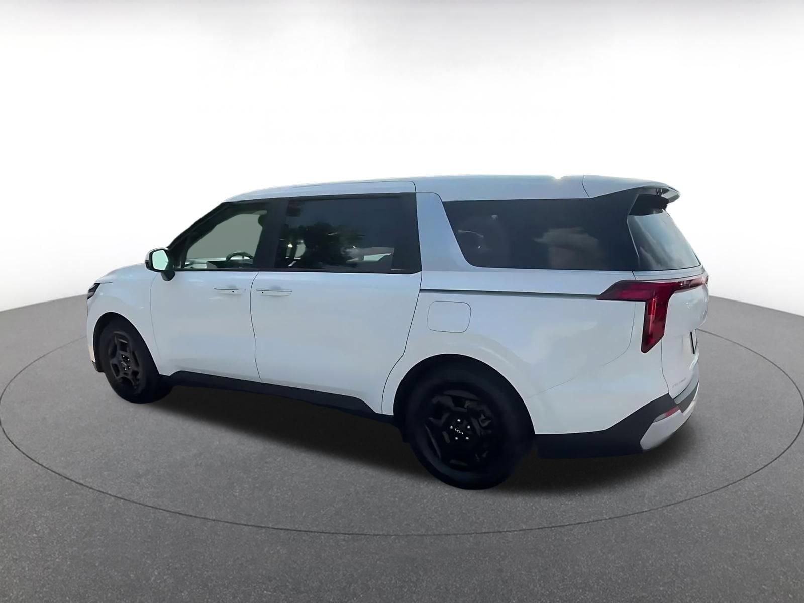 Thumbnail: 2026 Kia Carnival - 9