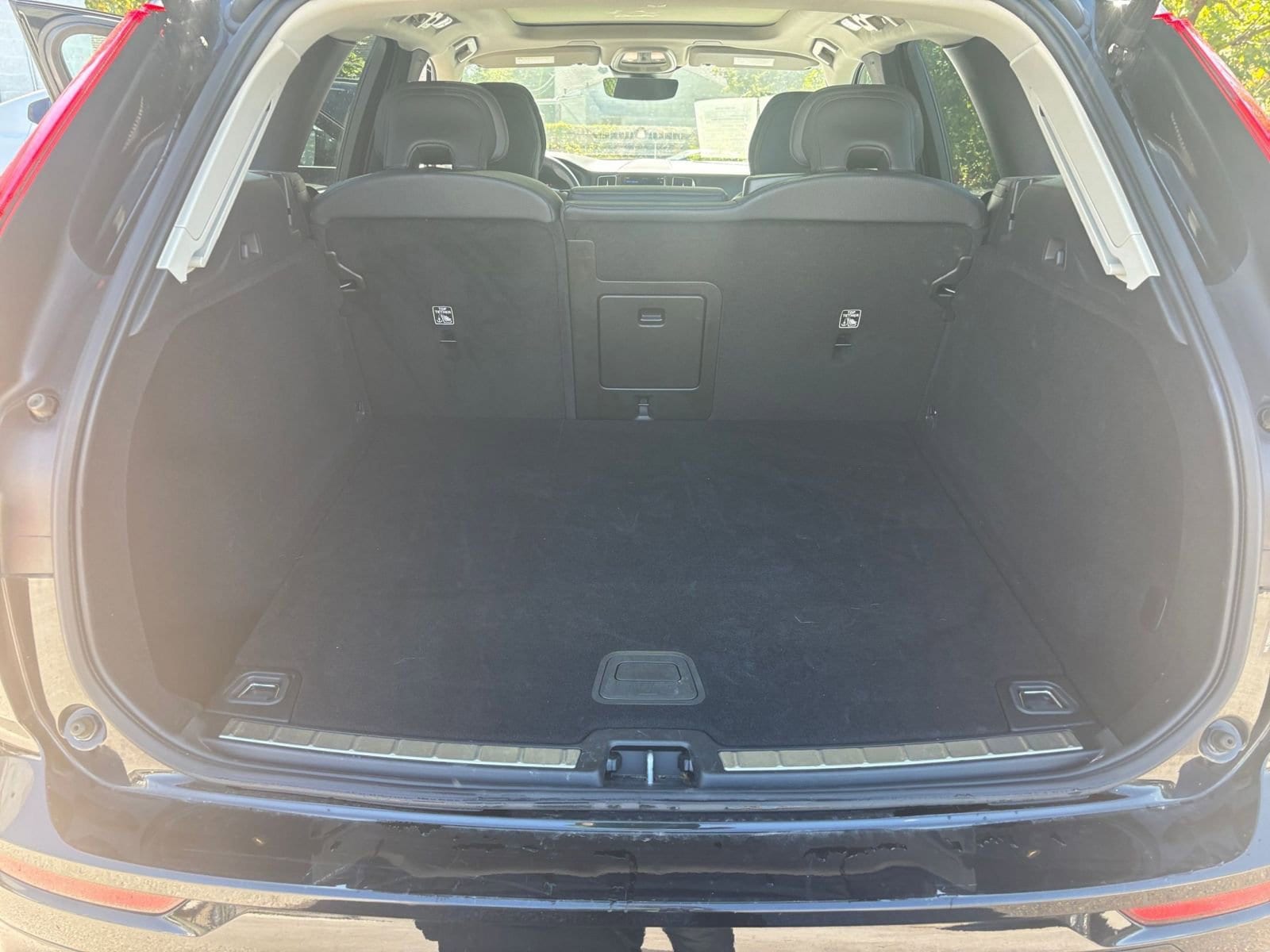 Thumbnail: 2023 Volvo XC60 - 30