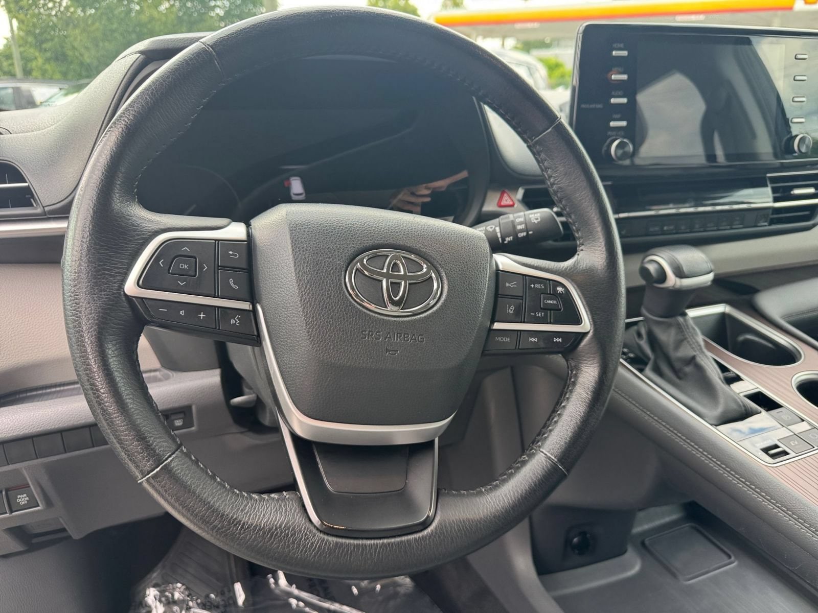 Thumbnail: 2024 Toyota Sienna - 24