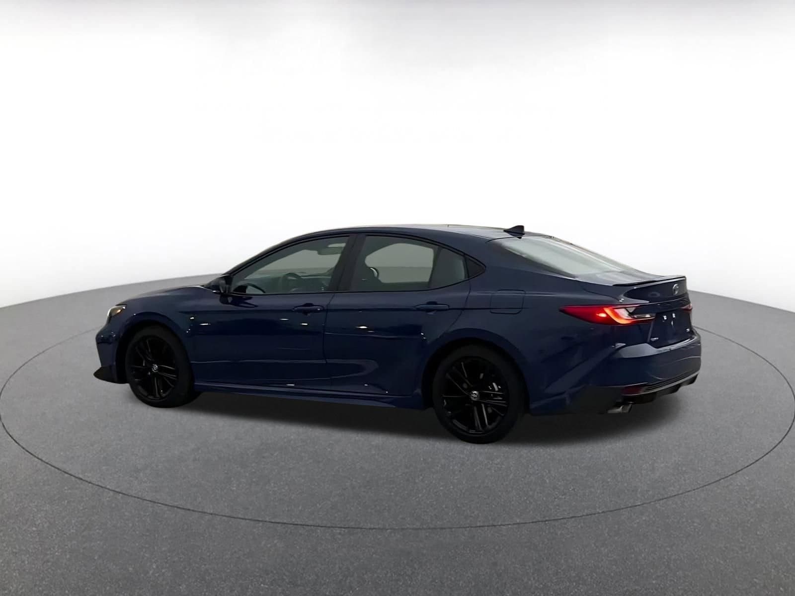 Thumbnail: 2025 Toyota Camry - 10