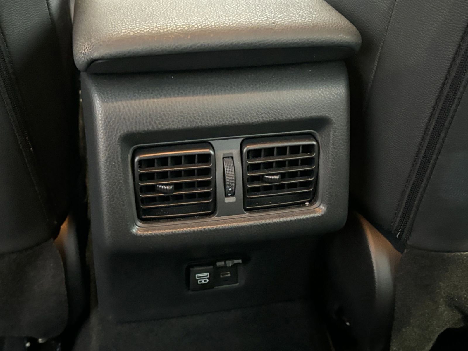 Thumbnail: 2025 Toyota Camry - 24