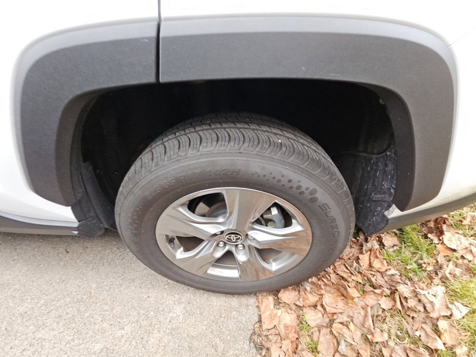 Thumbnail: 2025 Toyota RAV4 - 8