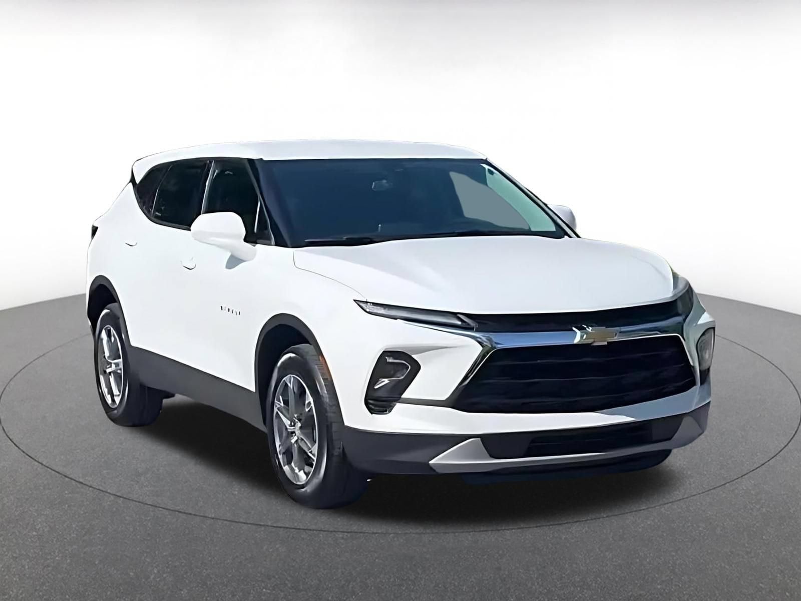 Thumbnail: 2026 Chevrolet Blazer - 3