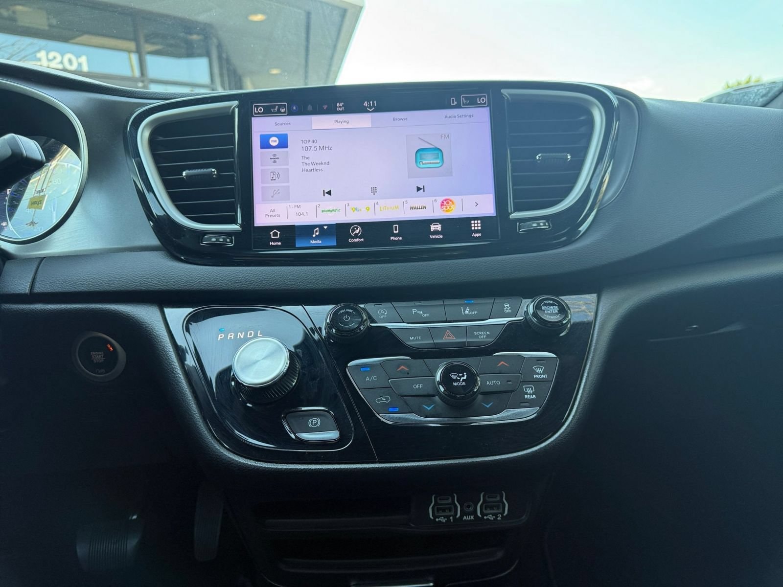 Thumbnail: 2025 Chrysler Pacifica - 16