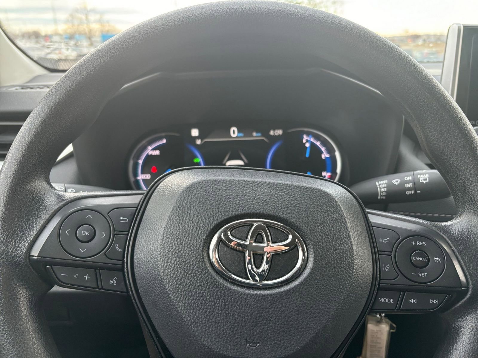 Thumbnail: 2025 Toyota RAV4 - 27