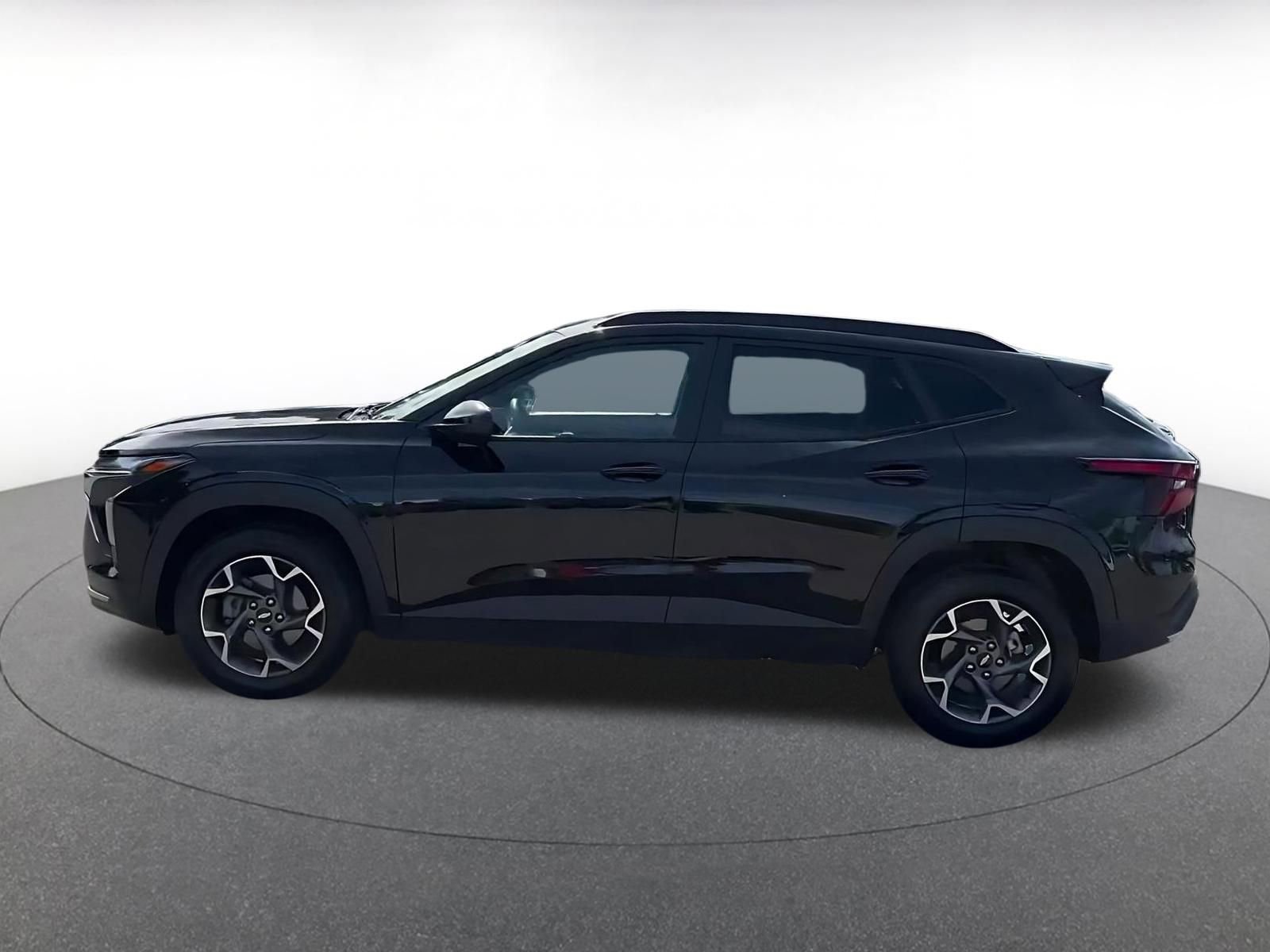 Thumbnail: 2025 Chevrolet Trax - 9
