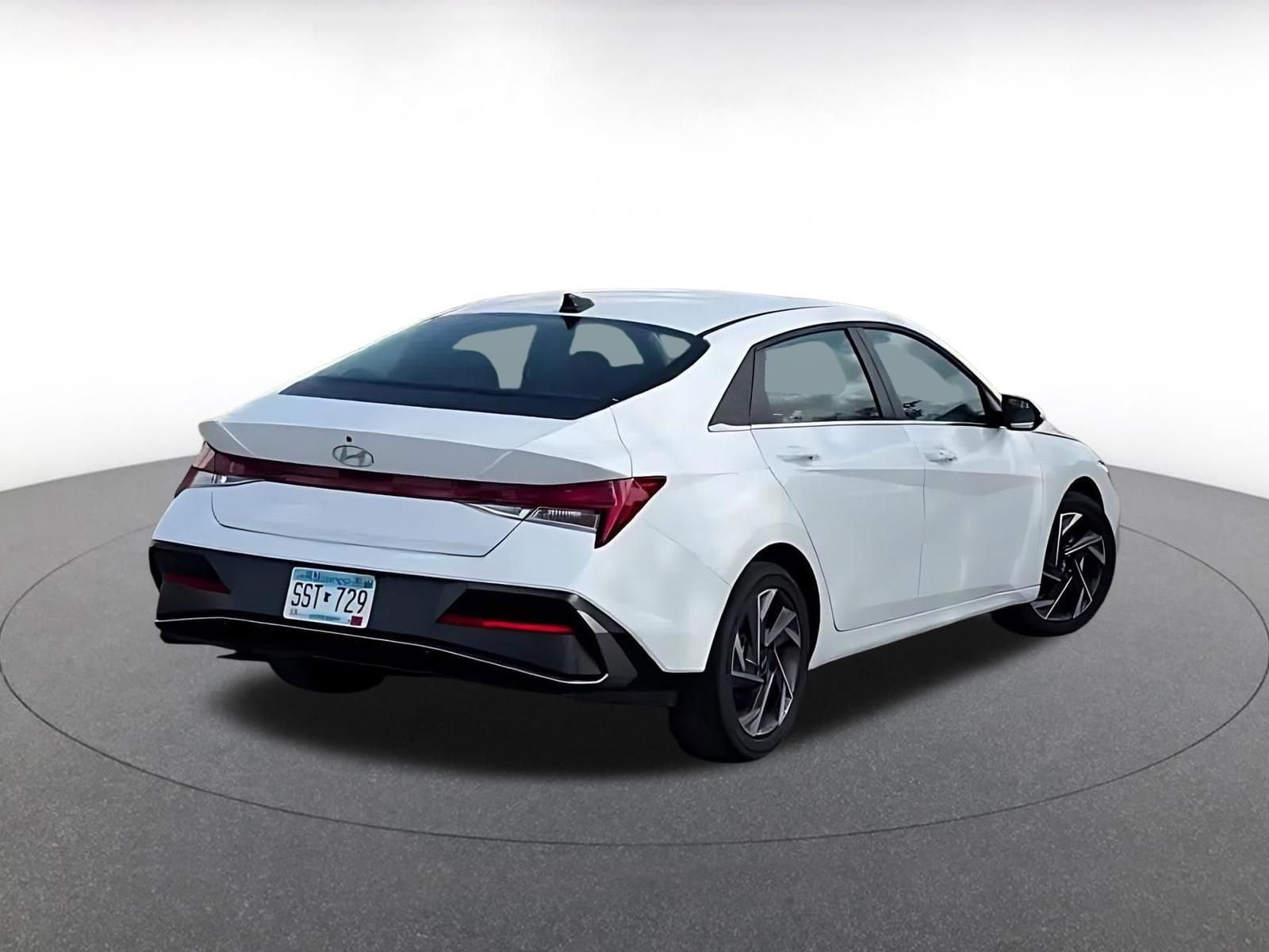 Thumbnail: 2025 Hyundai Elantra - 15