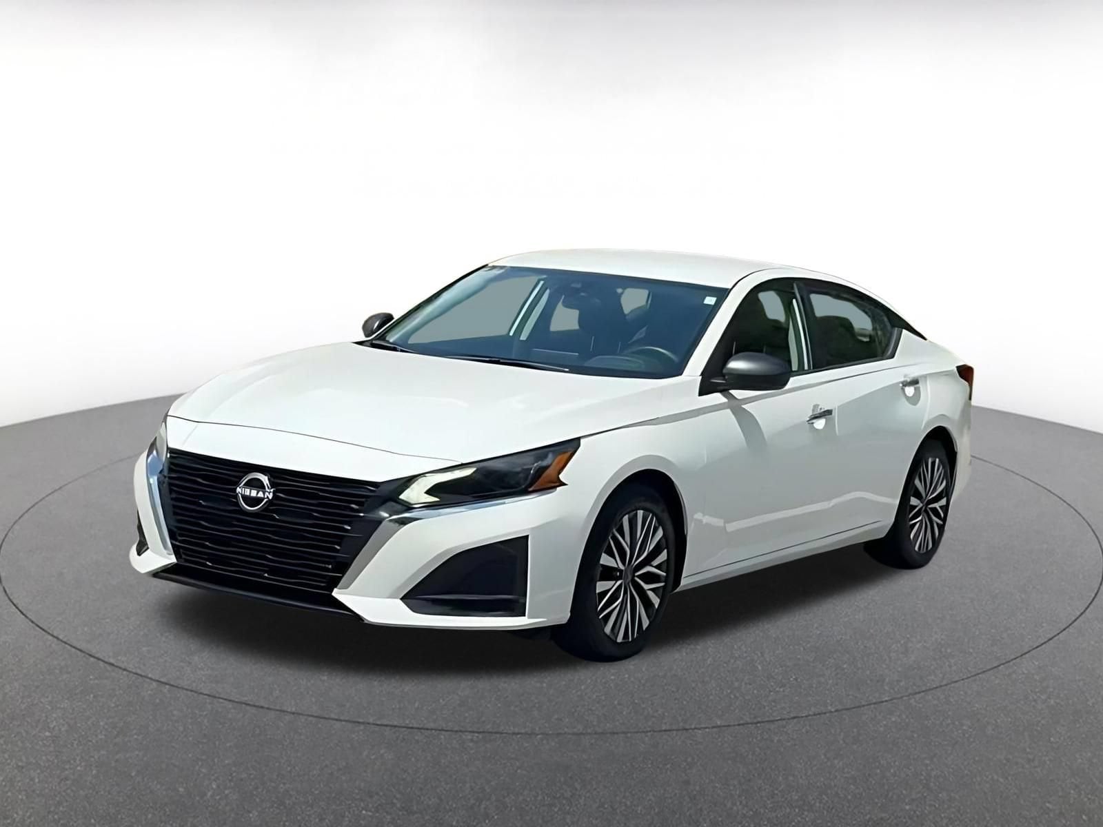 Thumbnail: 2025 Nissan Altima - 6