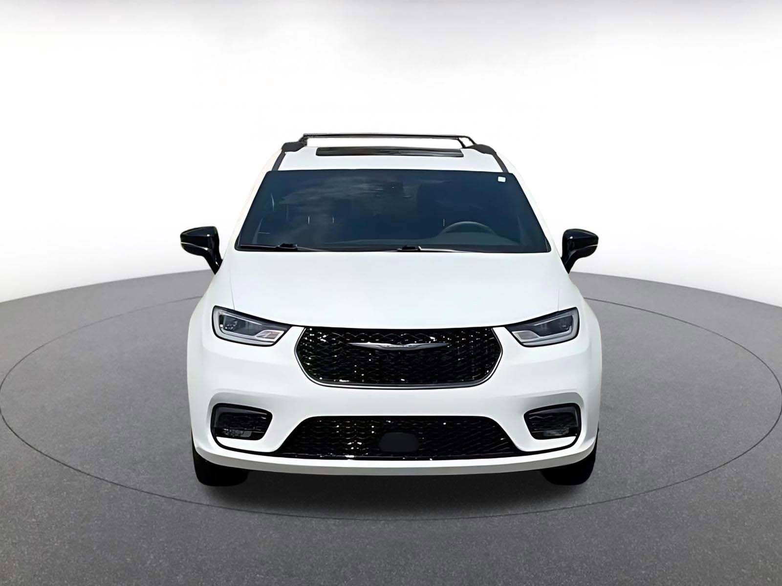 Thumbnail: 2025 Chrysler Pacifica - 4