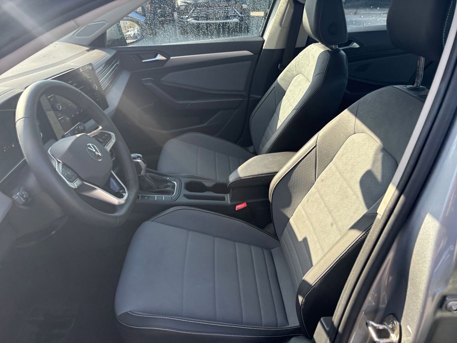 Thumbnail: 2025 Volkswagen Jetta - 25