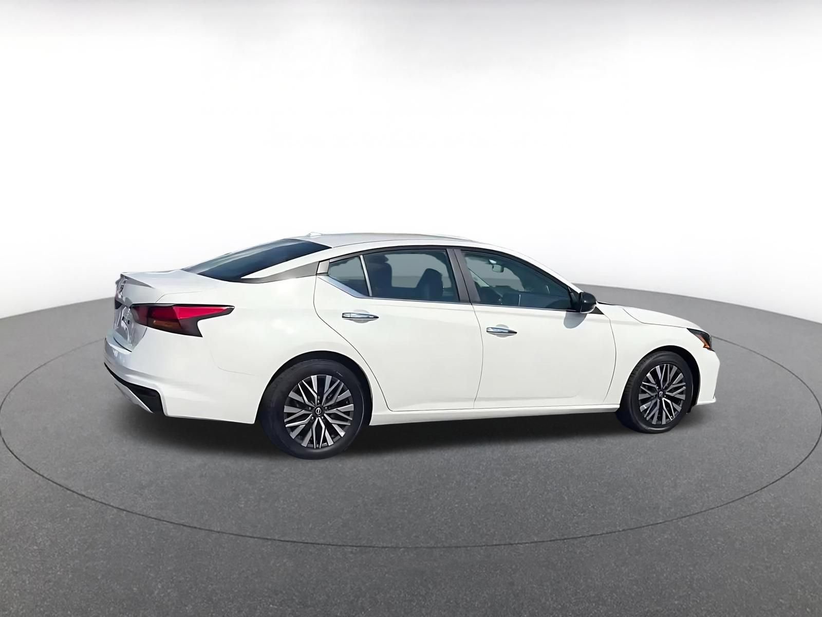 Thumbnail: 2025 Nissan Altima - 15
