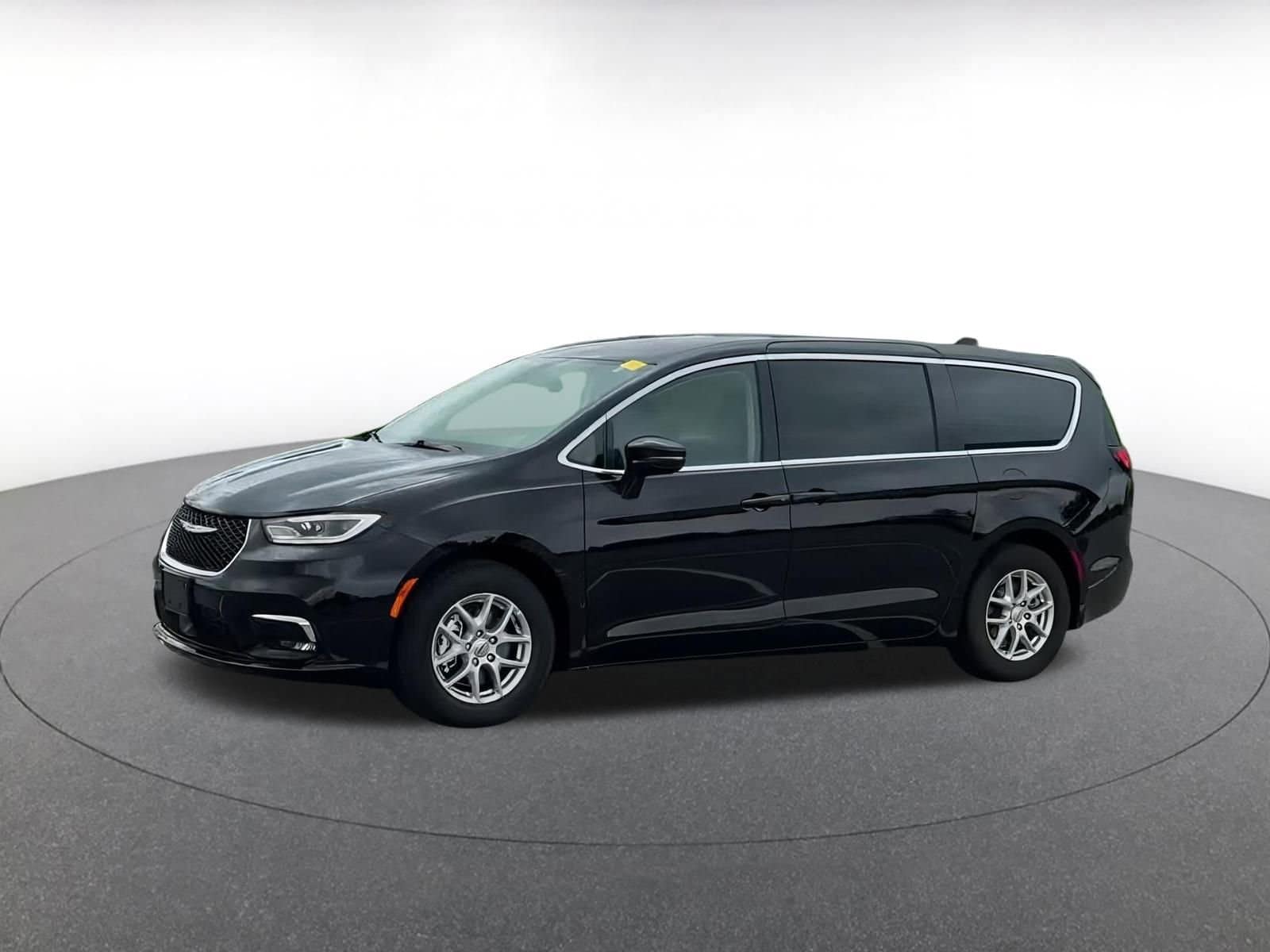 Thumbnail: 2024 Chrysler Pacifica - 7