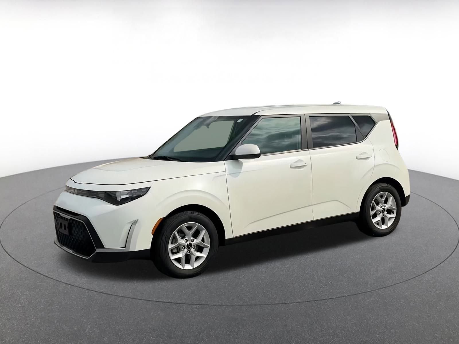 Thumbnail: 2023 Kia Soul - 7