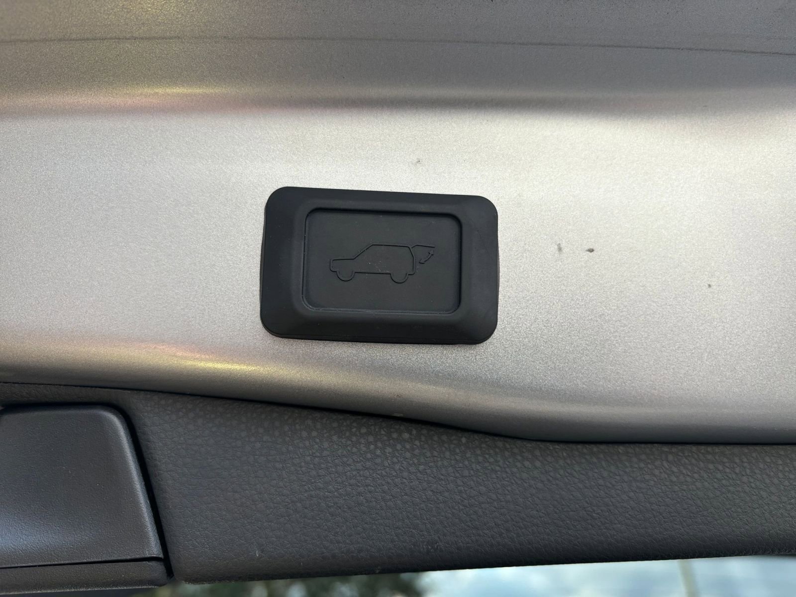 Thumbnail: 2025 Toyota RAV4 - 30