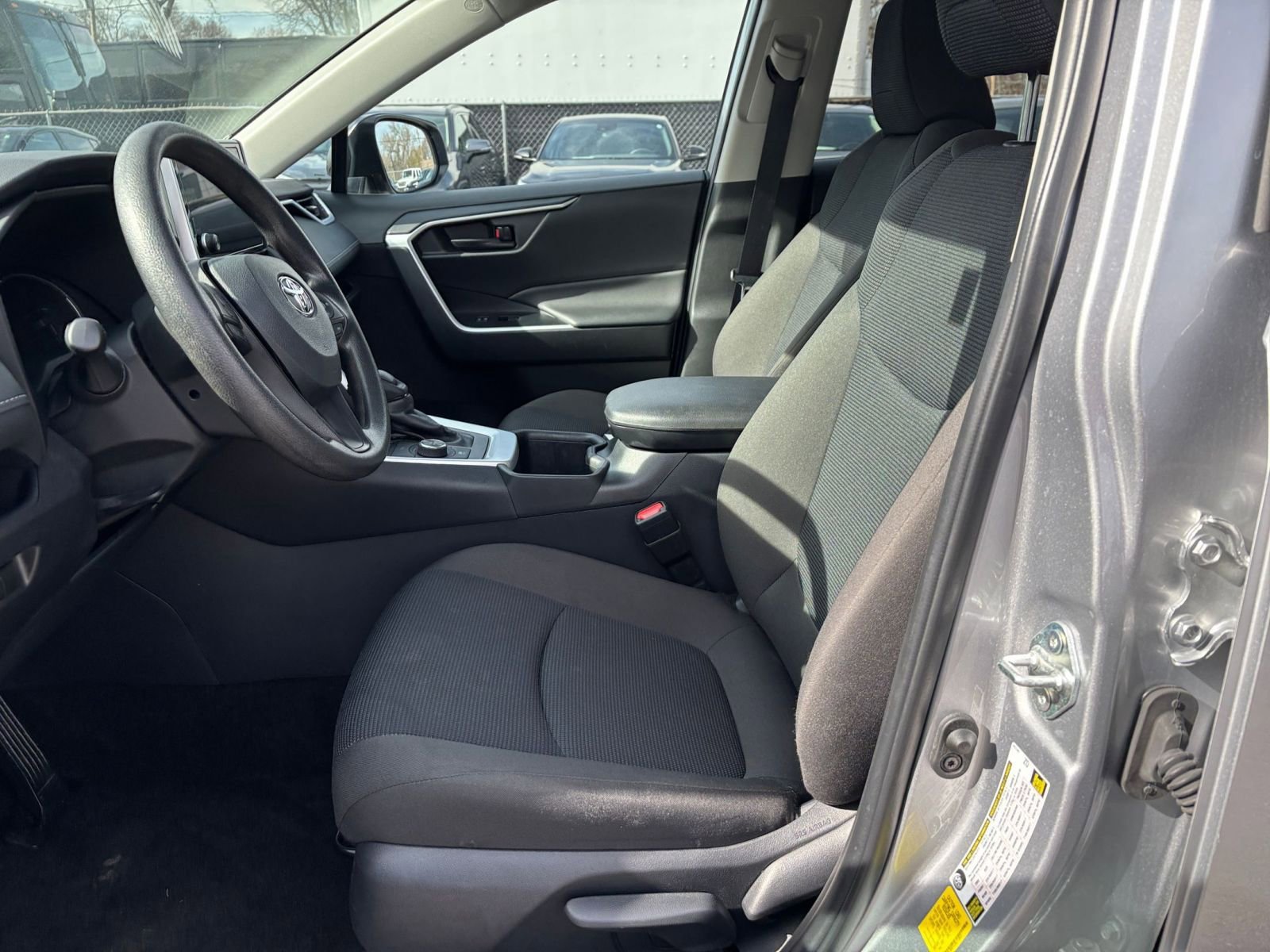 Thumbnail: 2025 Toyota RAV4 - 25