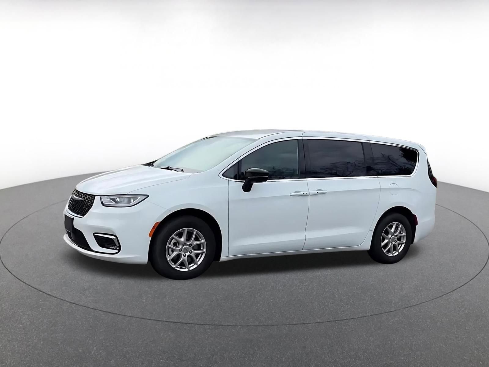 Thumbnail: 2025 Chrysler Pacifica - 8